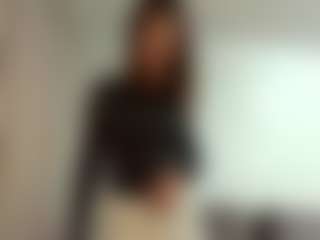 Live cam show with WillaAlanis - Striptease on CamClone