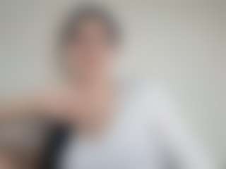 Aria MILF webcam performer live streaming