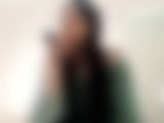 Aria MILF webcam performer live streaming