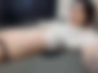 Live cam show with Aria - Gamer Mature on nudelive.tv