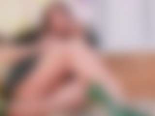 Spettacolo in cam dal vivo con AryaEvee - Footjob su Camsoda