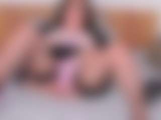 Live cam show with AryaEvee - Short on Camsoda