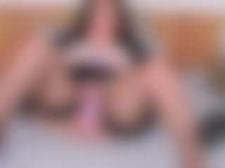 Live cam show with AryaEvee - Middle Aged on Gym Cam Girls