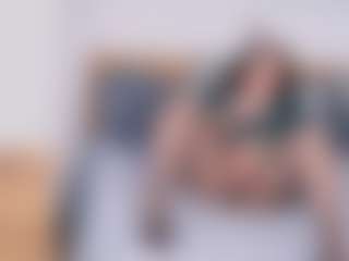 Live cam show with AryaEvee - Moaning on Camsoda