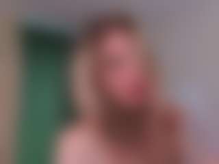 Live cam show with EllisLegrow - Upskirt on liverealitysex.com