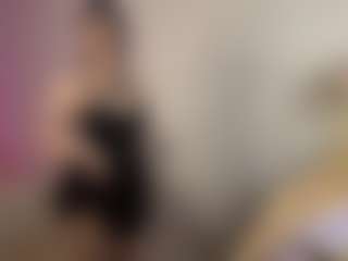 Live cam show with LanaLutzx - Gagging on Hubzter Live