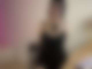 Live cam show with LanaLutzx - Average on Camsoda
