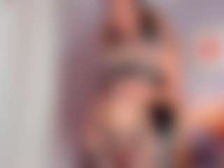 Live cam show with AliceBanks - Thick on AdultVida.com
