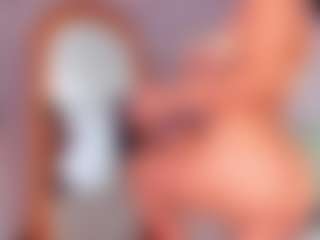 Live cam show with AliceBanks - Brown Eyes on StripNow