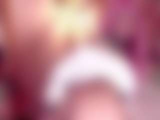 Live cam show with AliceBanks - Petite on TeamSkeetLive