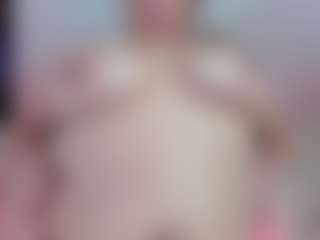 Live cam show with cristal-laurentt - Gamer Mature on livesuperchat.net