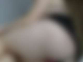 Live cam show with Dollface14 - Athletic on Camsoda