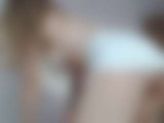 Live cam show with Dollface14 - Camel Toe on TottyGirls