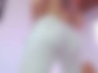 Live cam show with Dollface14 - Athletic on Camsoda