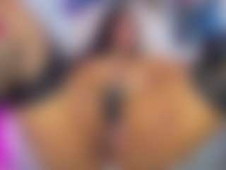 Mia's Live Sex Cam Show