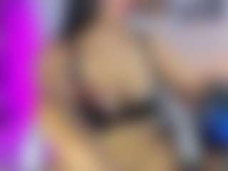 Live cam show with Mia - Chubby on live18s.com