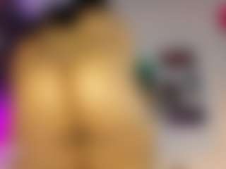 Live cam show with Mia - Colombia on Gym Cam Girls