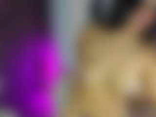 Live cam show with Mia - Hairy Pussy on studioflirtlive.com