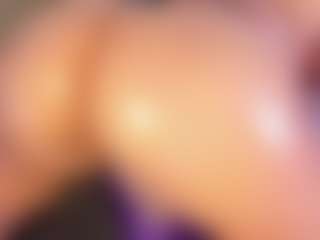 Live cam show with Nina Vega - College Curvy on Camsoda