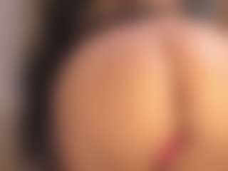 Live cam show with Nina Vega - Flashing on Camsoda
