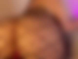 Live cam show with Nina Vega - College Curvy on Milfs Live