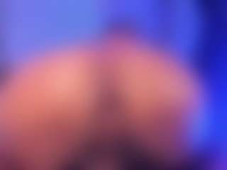 Live cam show with Tyler-204 - Anal Toys on milfzrlive.com