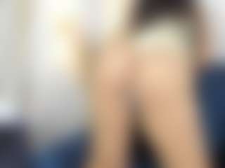 Live cam show with anthonella-sweet - Oil on Camsoda