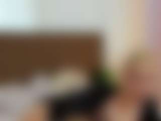 Live cam show with BarbiexChloe - Show on madthumbs
