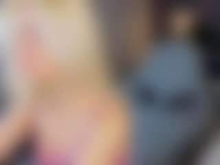 Live cam show with BarbiexChloe - Teasing on livesuperchat.net
