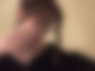 Live cam show with DeeAyhens - Nipple Piercings on sexylive.show