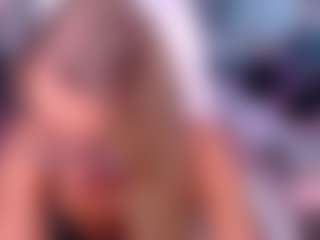 Live cam show with Fay - Moaning on Camsoda