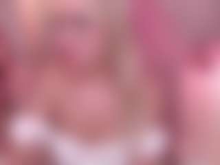 Live cam show with Fay - Shaved on Cam Slut