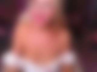 Live cam show with Fay - Lean on Camsoda