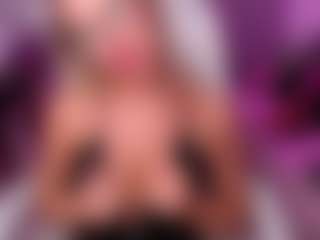 Fay MILF webcam performer live streaming