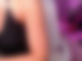 Fay MILF webcam performer live streaming