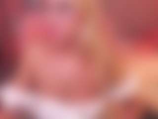 Fay MILF webcam performer live streaming