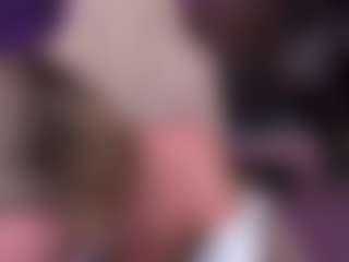 Live cam show with Fay - Blonde Hair on AdultVida.com
