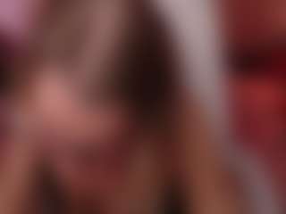 Live cam show with Fay - Moaning on Camsoda