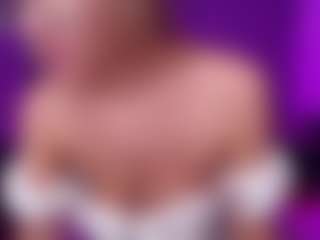 Live cam show with Fay - Blonde Hair Middle Aged on Camsoda