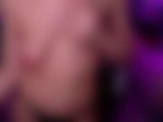 Fay MILF webcam performer live streaming