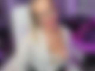 Live cam show with Fay - Blue Eyes on StripNow