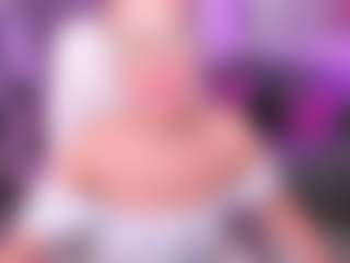 Live cam show with Fay - Athletic on CamwithHer