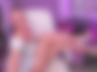 Live cam show with Fay - Mature on CamwithHer