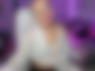 Live cam show with Fay - Shaved on Camsoda