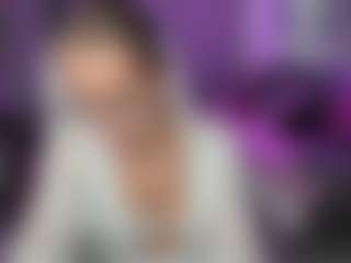 Live cam show with Fay - Shaved on Camsoda