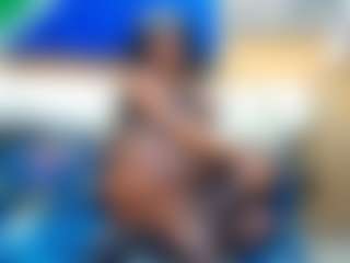 Live cam show with FoxyVibez - New Brown Eyes on Free Soda