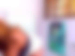 Live cam show with FoxyVibez - Upskirt on Cam Slut