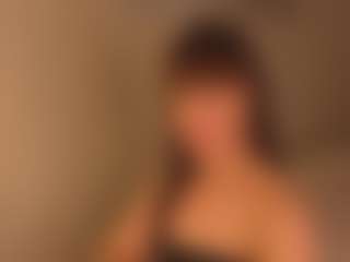Live cam show with KatherineClark - Oil on AdultVida.com