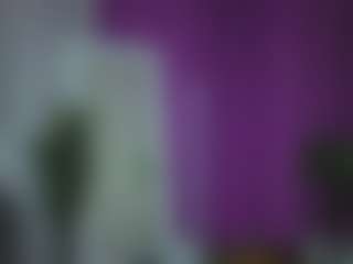 Live cam show with KatherineClark - Petite MILF on Camsoda