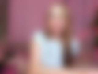 Live cam show with Meg-Ryann - College on AdultVida.com